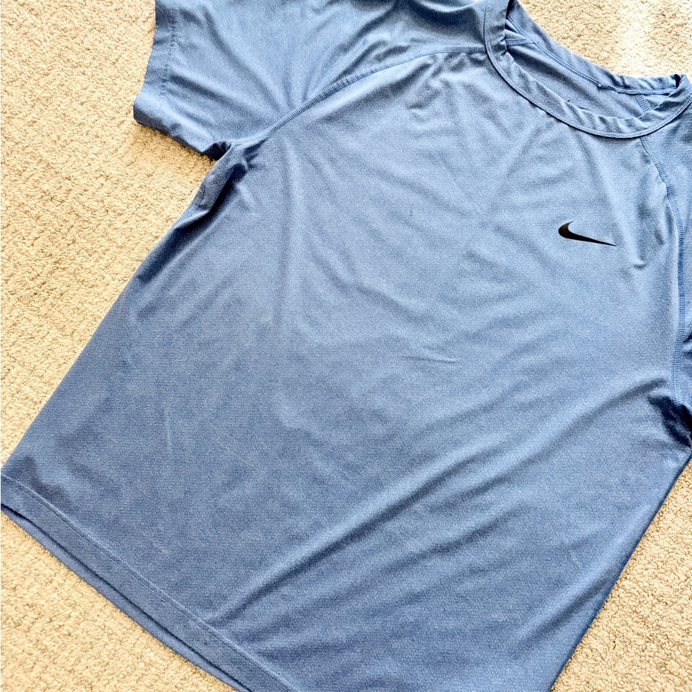 Men’s Nike DriFit - Picture 3 of 3